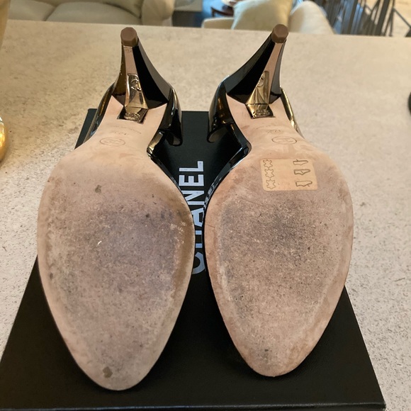 🔥CHANEL 37.5/7.5 Chanel showing this heel style now. Great condition! - Picture 11 of 11